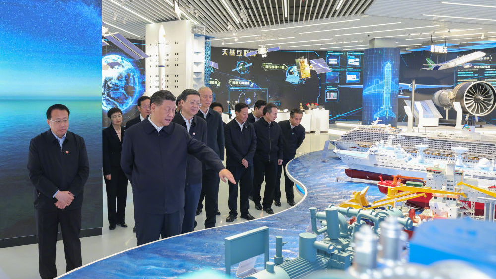 Xi Jinping makes inspection tour in Shanghai