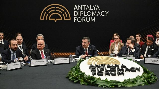 Armenia’s FM stresses significance of global exchange