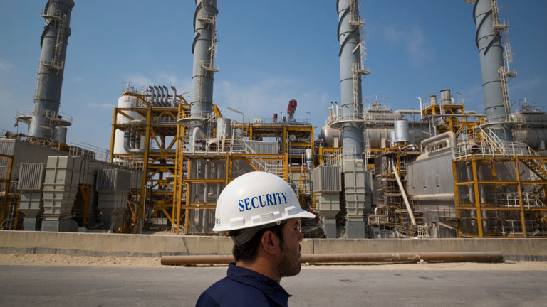Iran inks $13 billion worth of new oil bargains