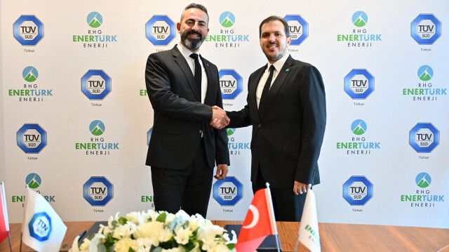 Turkiye presents new electric vehicle charging stations