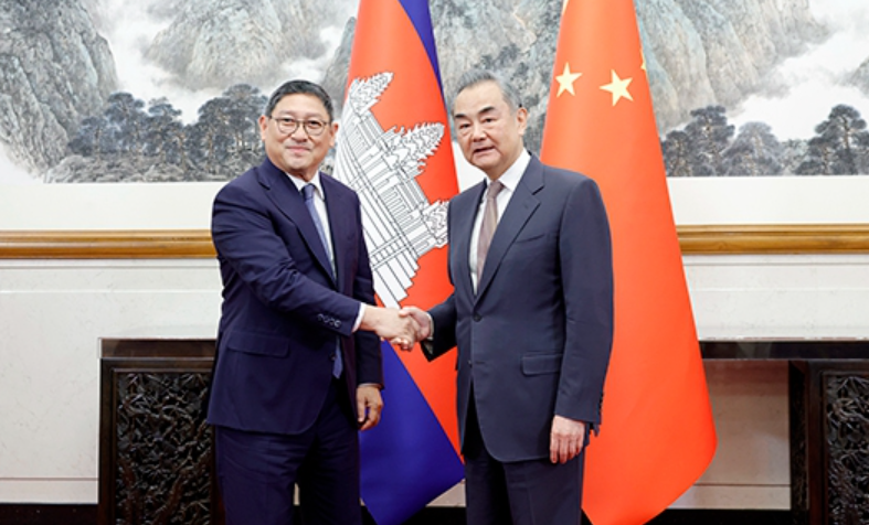 Wang Yi: China desires to defend local harmony with Cambodia mutually