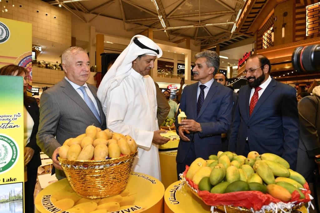 Mango Festival 2024 Hosted by Pakistani Embassy in Kuwait Draws Massive Crowd Pakistan Mango Festival 2024 in Kuwait NSN Asia `2 A
