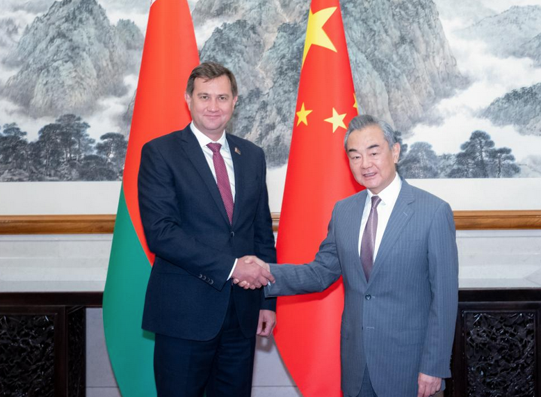Chinese, Belarusian FMs hold talks in Beijing