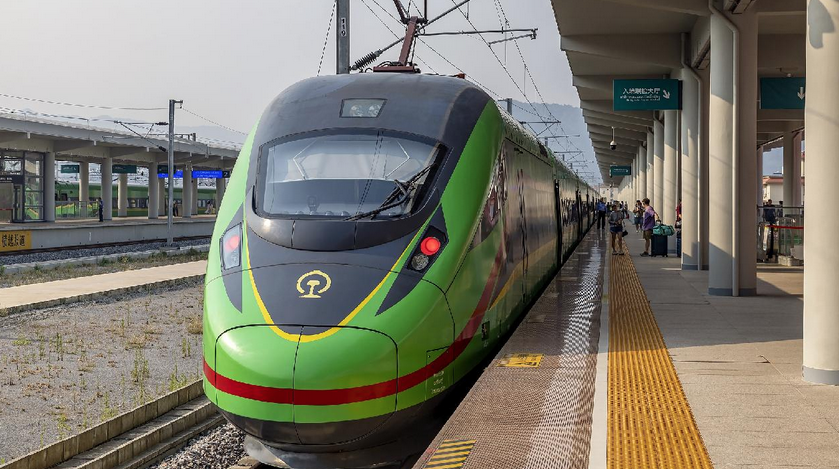Thailand-Laos cross-border passenger train service begins trial run