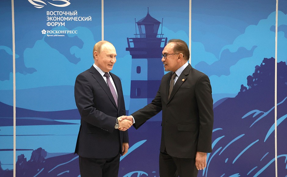 Russia is Open to a Dialogue with all Partners in Asia-Pacific: Putin Malaysian Prime Minister Anwar Ibrahim attending the Eastern Economic Forum (EEF) Sep 5 2024 NSN Asia